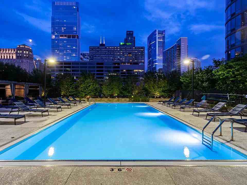 330 W Hubbard St - Photo 6 of 13