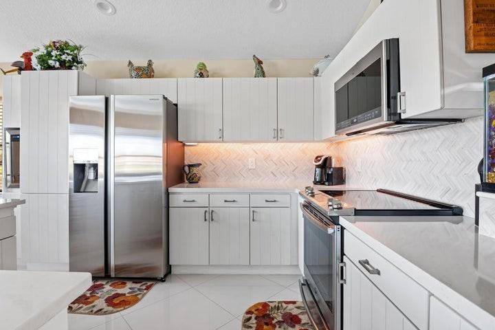 7211 Sweetbay Ct - Photo 4 of 10