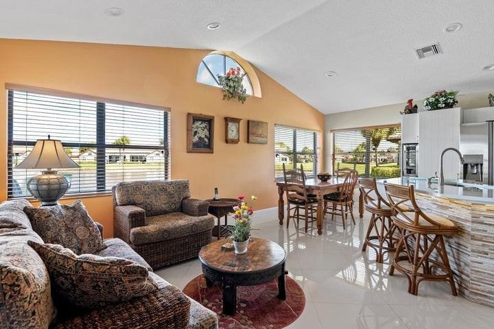 7211 Sweetbay Ct - Photo 6 of 10