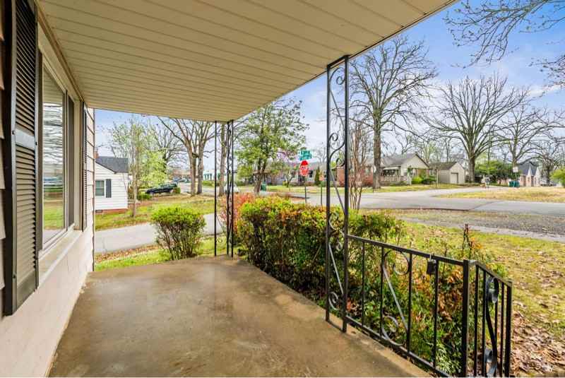 1625 N Grant St - Photo 2 of 19