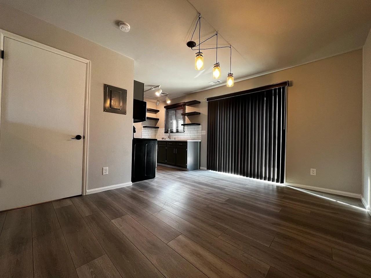 15105 E Wesley Ave - Photo 3 of 17