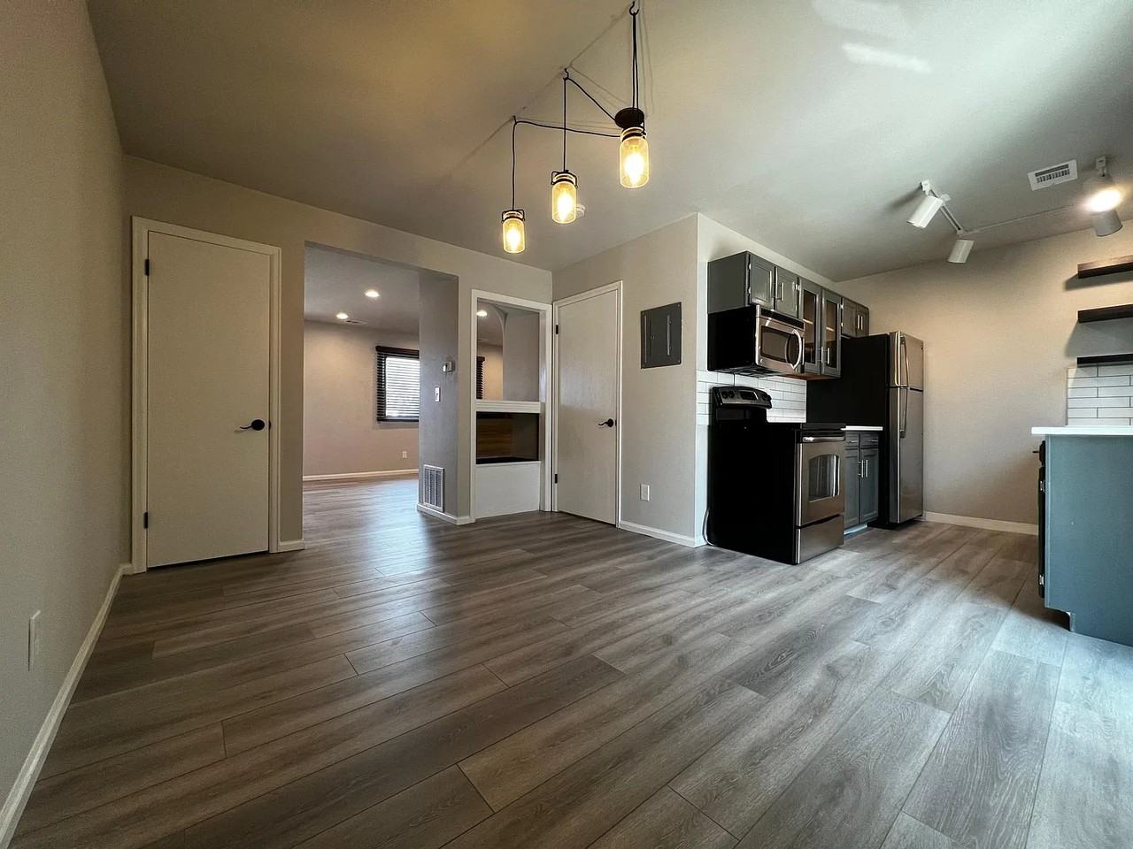 15105 E Wesley Ave - Photo 4 of 17