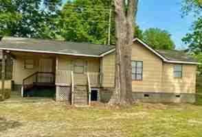 featured image of 615A Cassville Rd