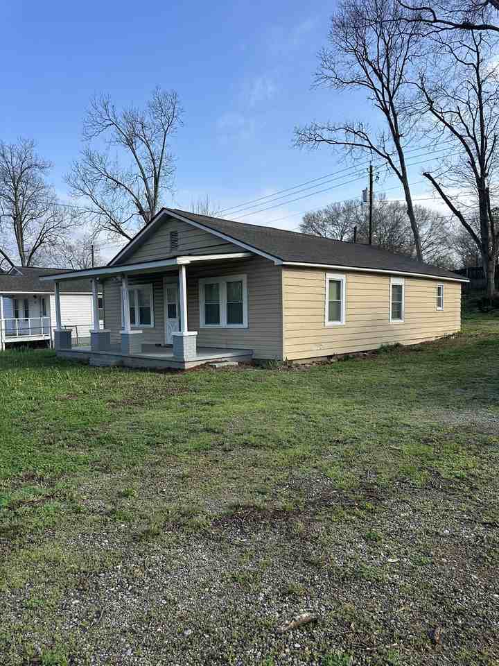 615 Cassville Rd - Photo 2 of 19