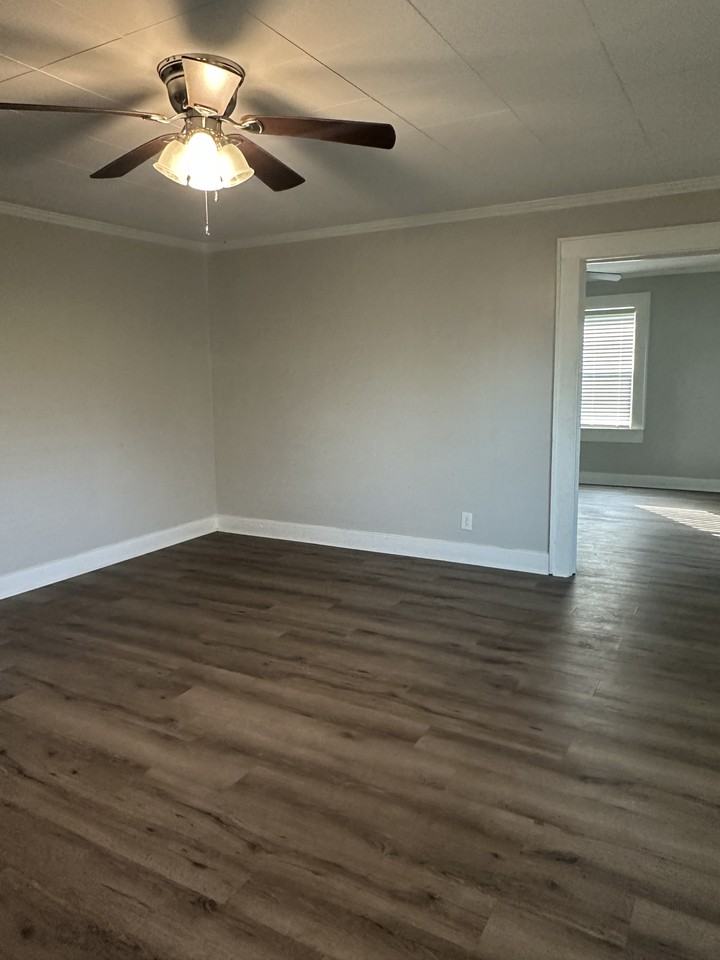 615 Cassville Rd - Photo 4 of 19