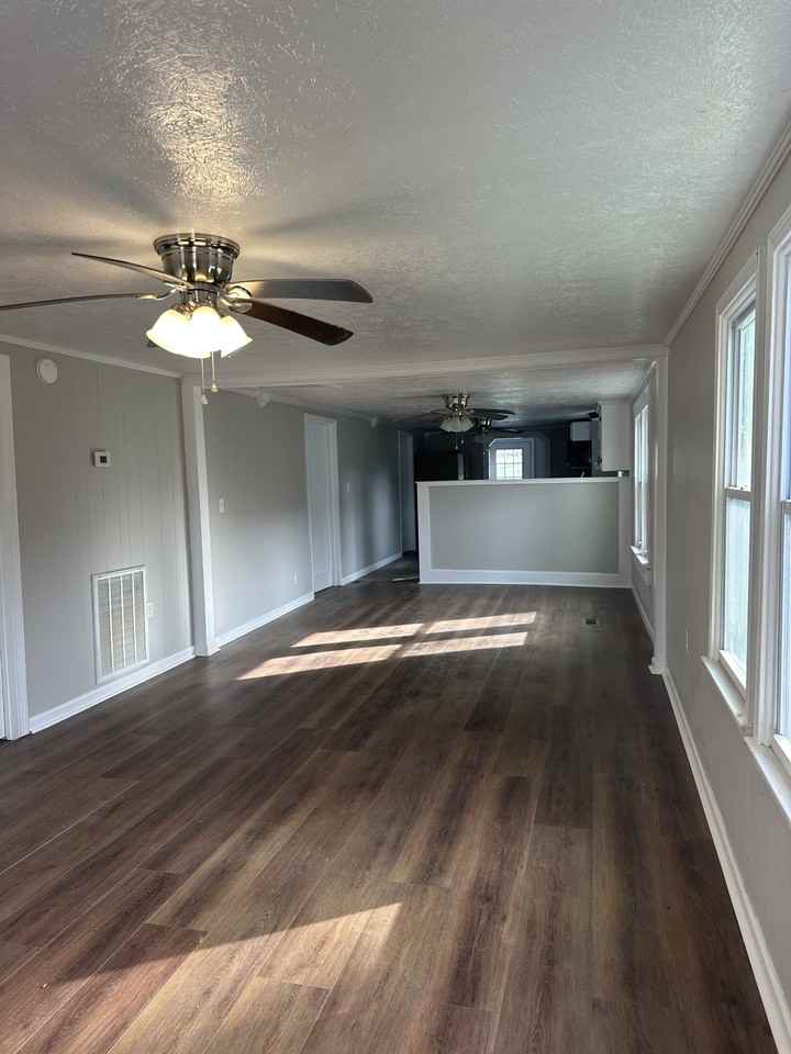 617 Cassville Rd - Photo 7 of 19