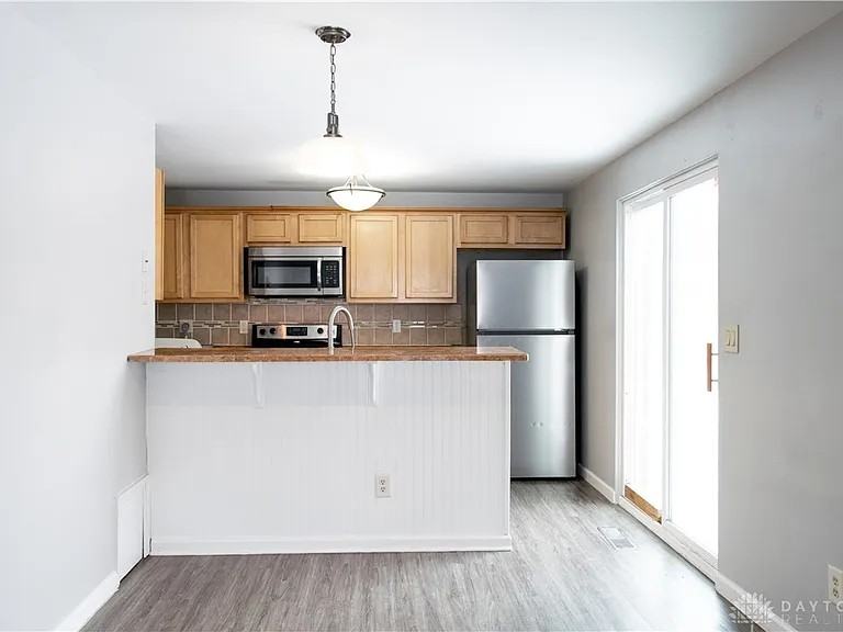 7949 Thistlewood Ct - Photo 5 of 19