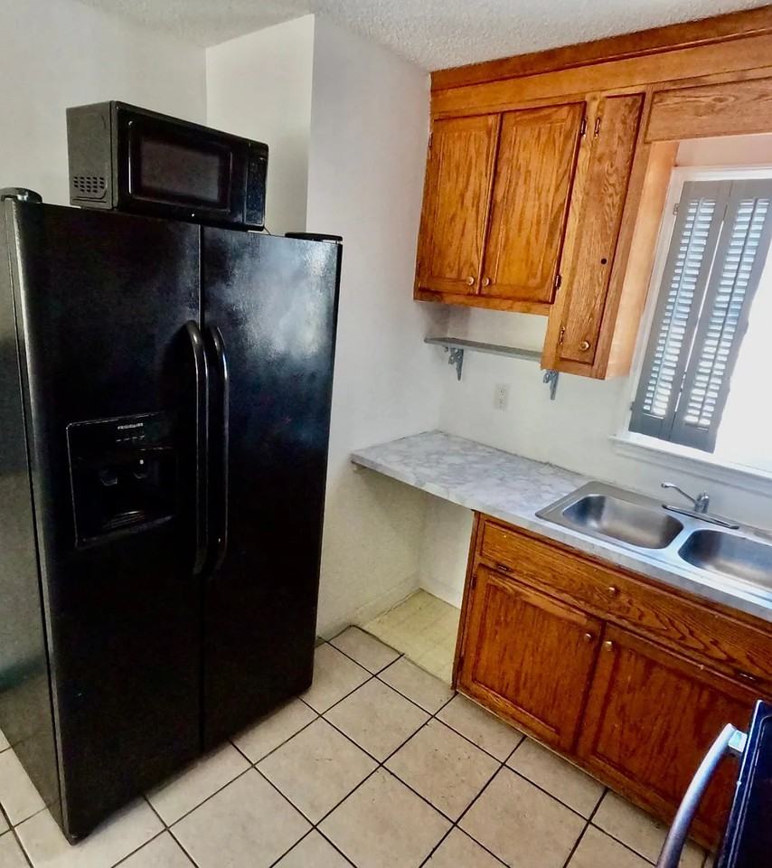 700 Mitchell Dr #B - Photo 4 of 13