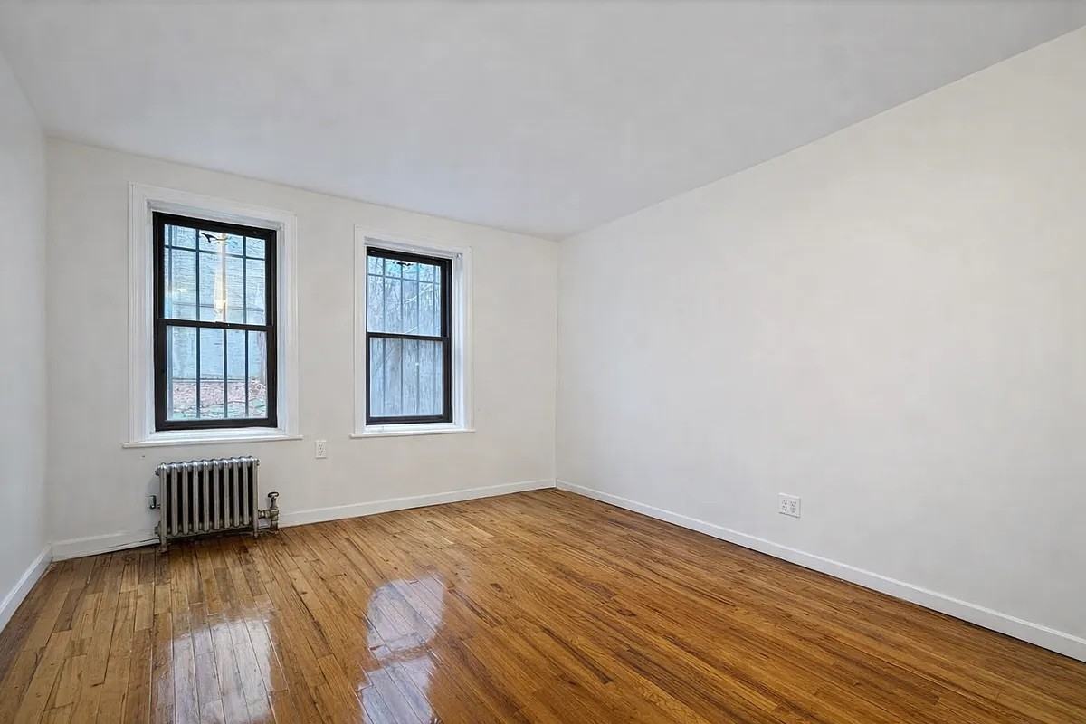 290 New York Ave #1 - Photo 6 of 9