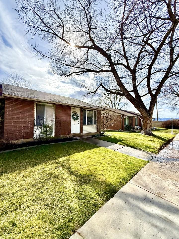 6098 S 2075 E #6098 - Photo 3 of 36