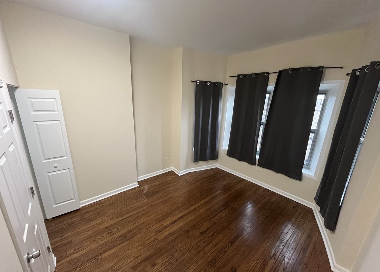 1325 S Sawyer Ave #3 - Photo 3 of 11