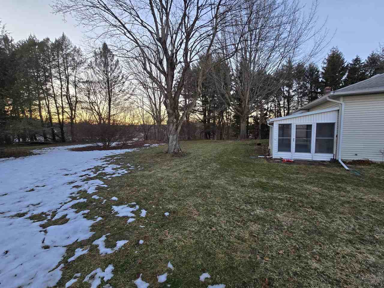 15 Ten Eyck Ave #NA - Photo 3 of 18