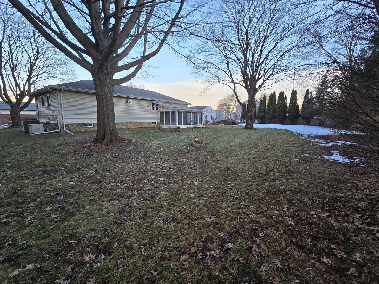 15 Ten Eyck Ave #NA - Photo 4 of 18