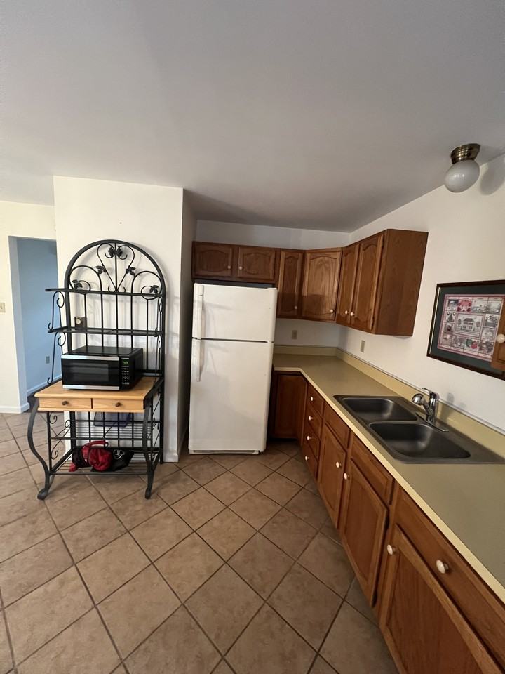 606 Nicholas Ave #606 - Photo 4 of 12