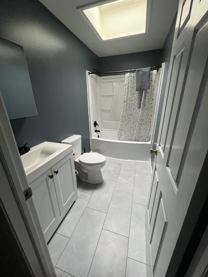 606 Nicholas Ave #606 - Photo 6 of 12