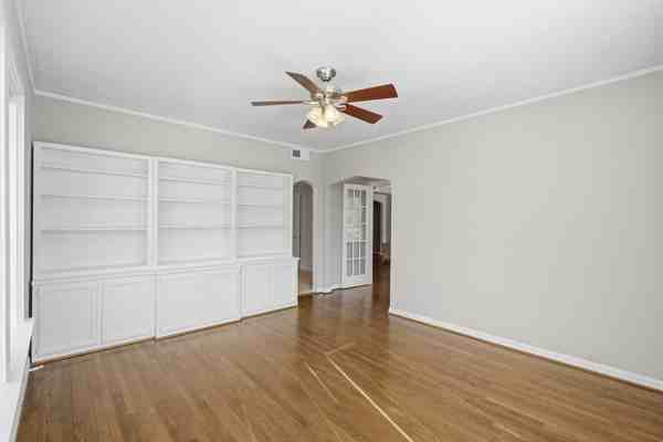 6241 Richmond Ave - Photo 5 of 16