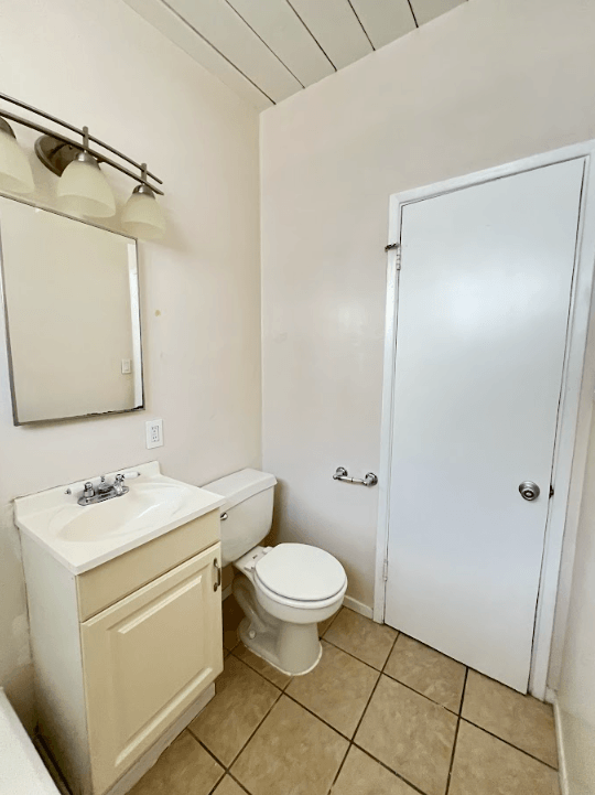 11842 Venice Blvd - Photo 7 of 8