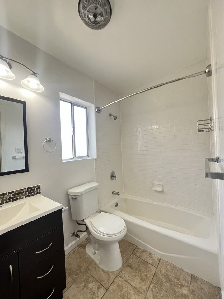 2635 5th Street - Photo 4 of 6