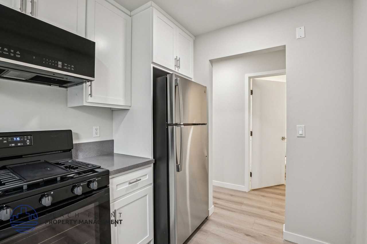 716-722 East 7th Street - Photo 4 of 34