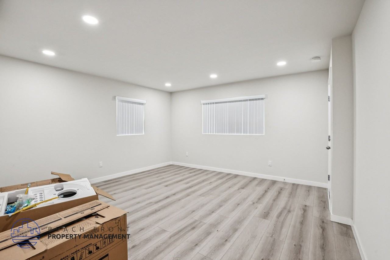 716-722 East 7th Street - Photo 5 of 34