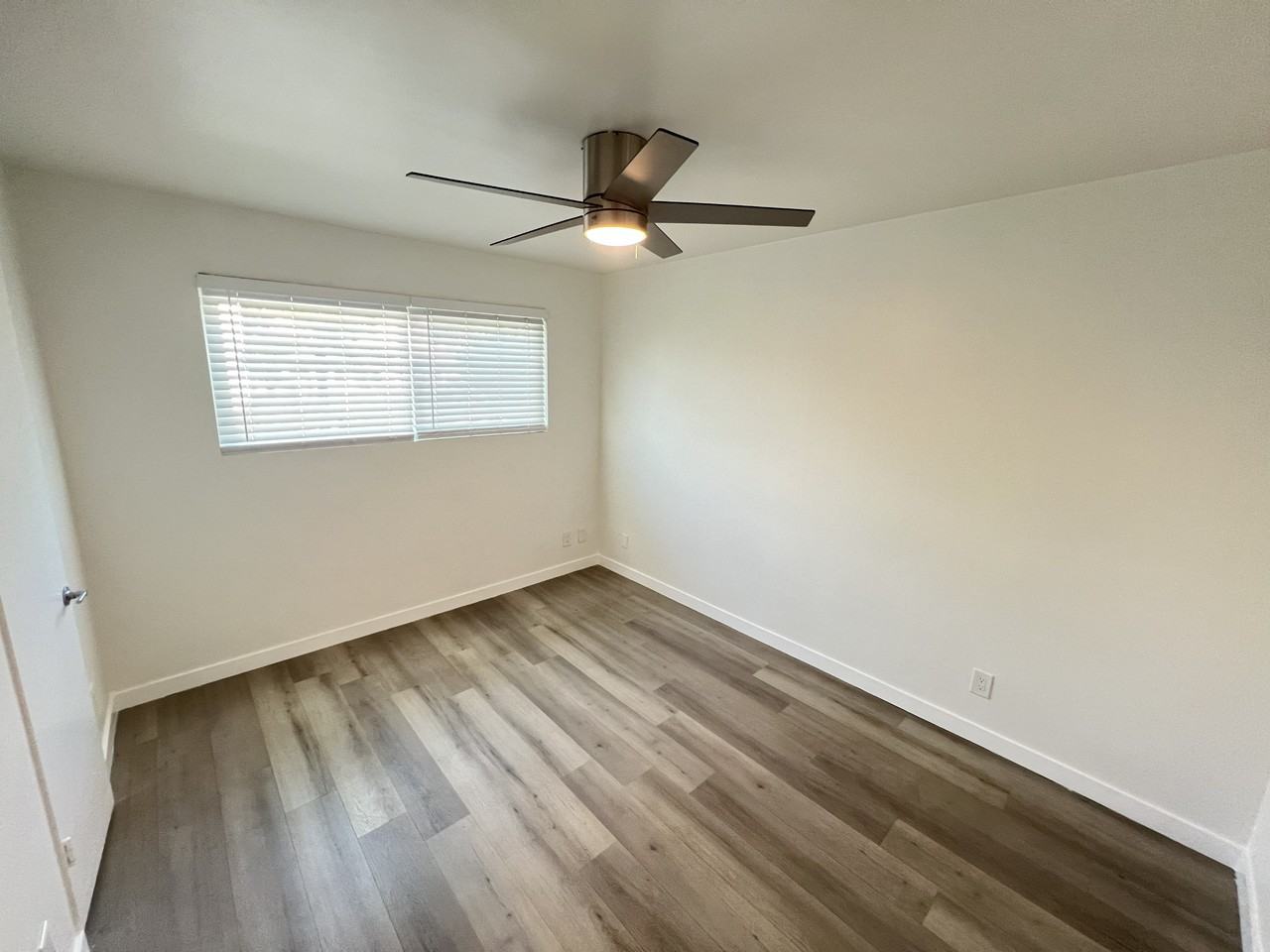 12706 Venice Blvd - Photo 3 of 6