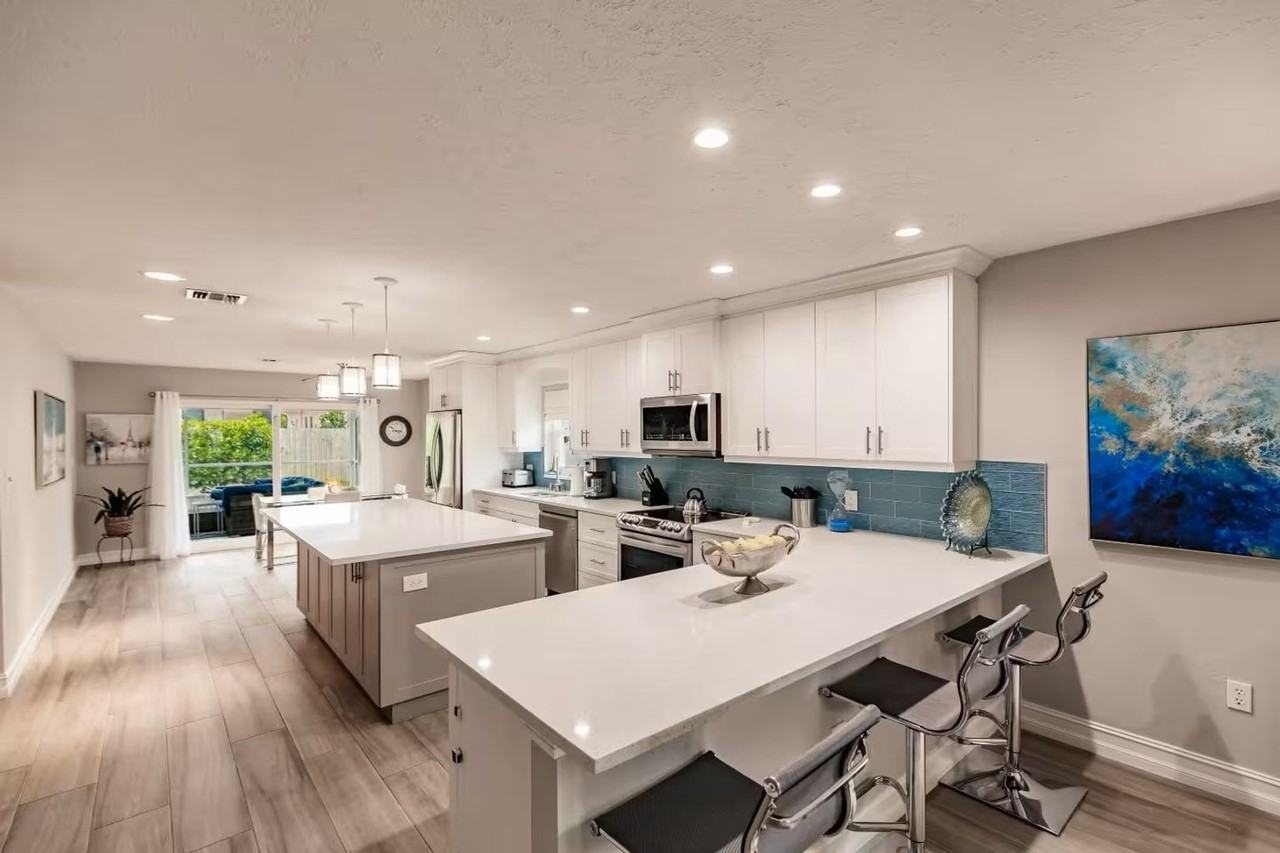 744 110th Ave N - Photo 5 of 25