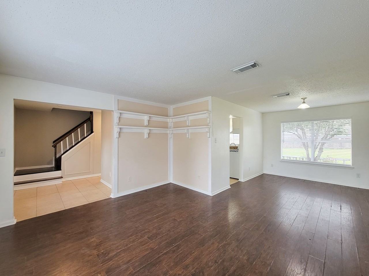 12010 Roan Dr - Photo 4 of 37