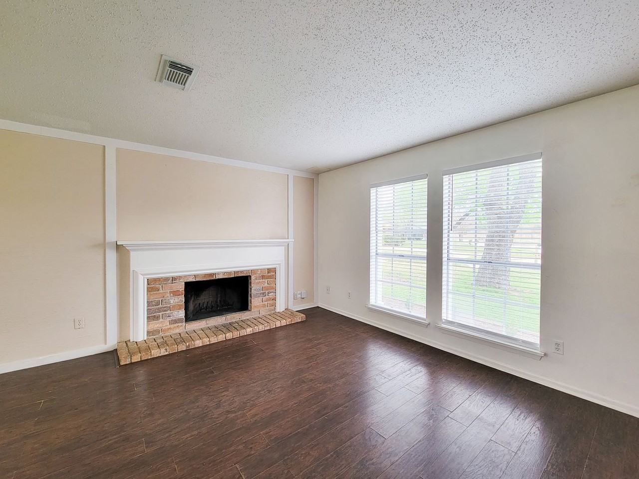 12010 Roan Dr - Photo 7 of 37