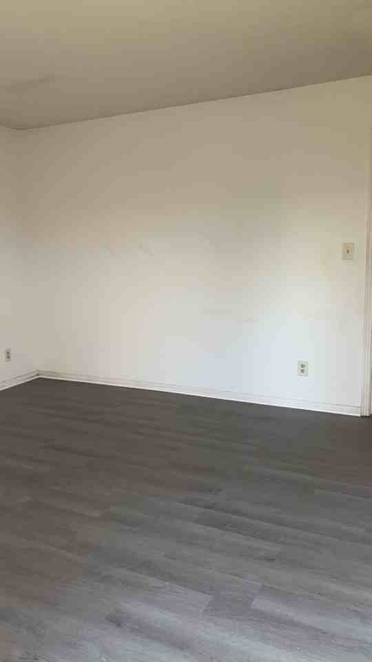 2415 21st Ave N - Photo 2 of 14