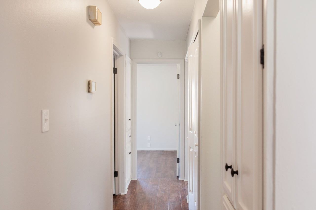 10517 N Mckinley Ave - Photo 7 of 22