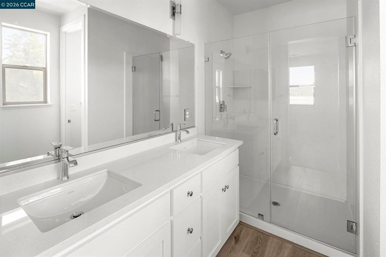 2802 Chattleton Ln - Photo 5 of 43