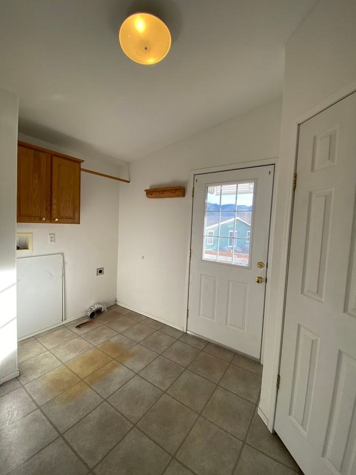 543 Cochran Ln - Photo 7 of 17