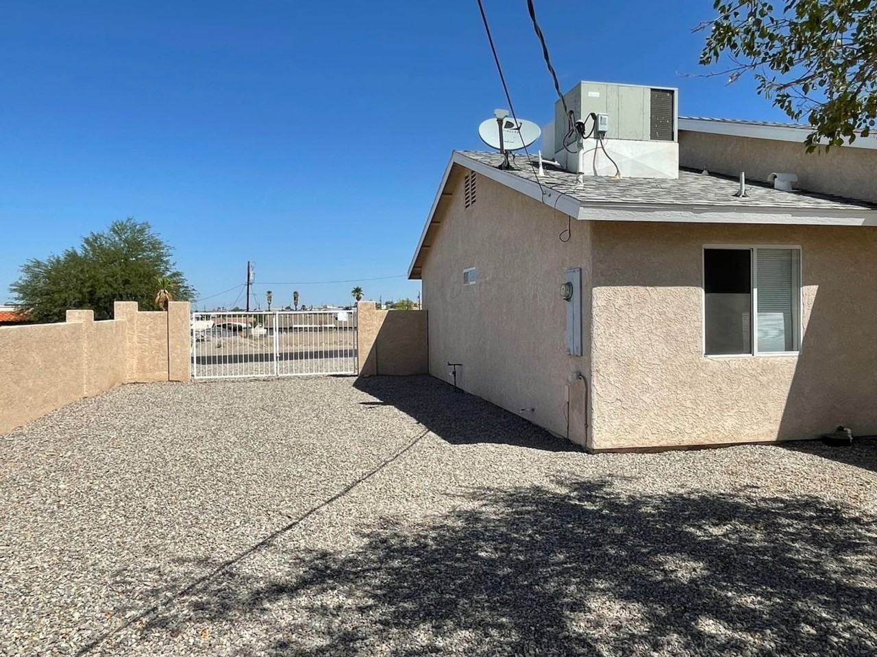 3610 Breakwater Dr - Photo 3 of 40