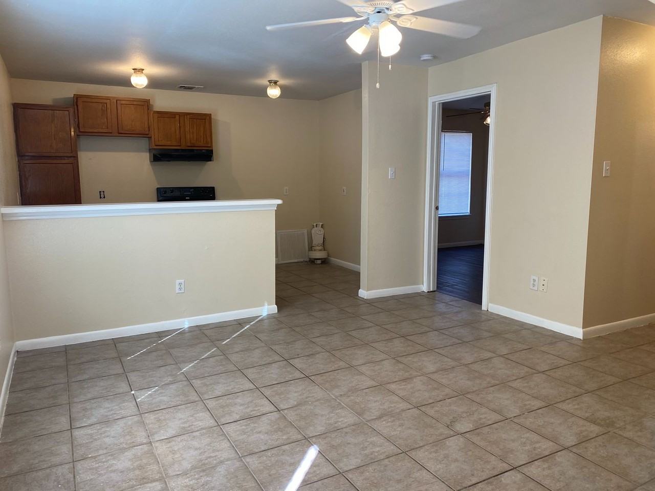 7545 Windsor Oaks - Photo 7 of 13