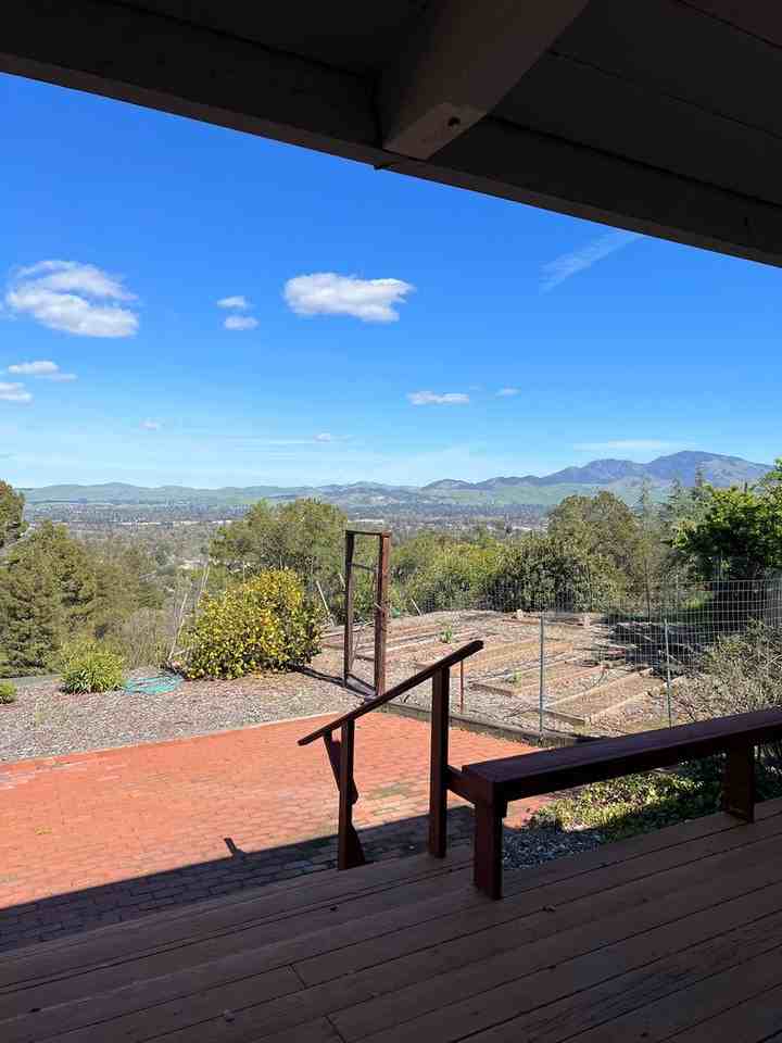 1542 Rancho View Dr - Photo 6 of 10