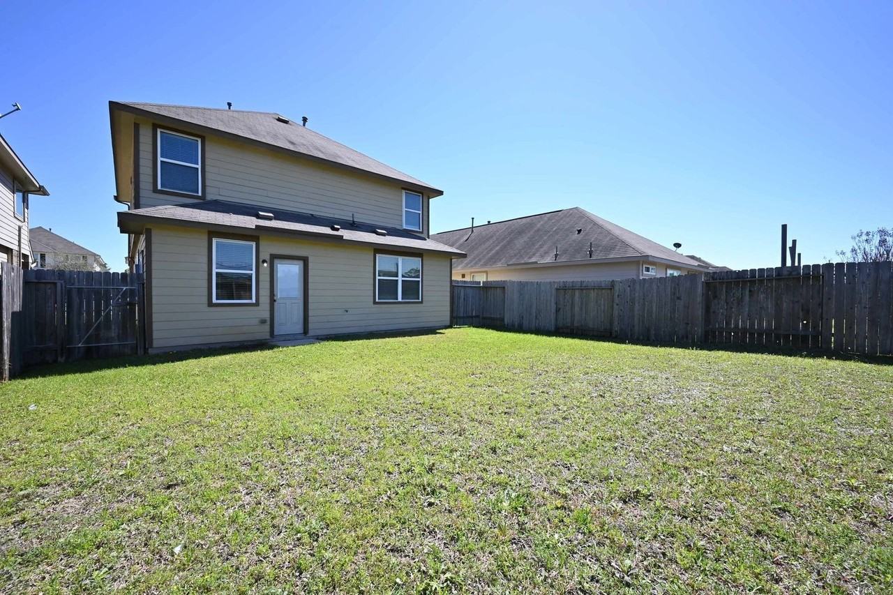 10331 Admirable Path - Photo 7 of 35