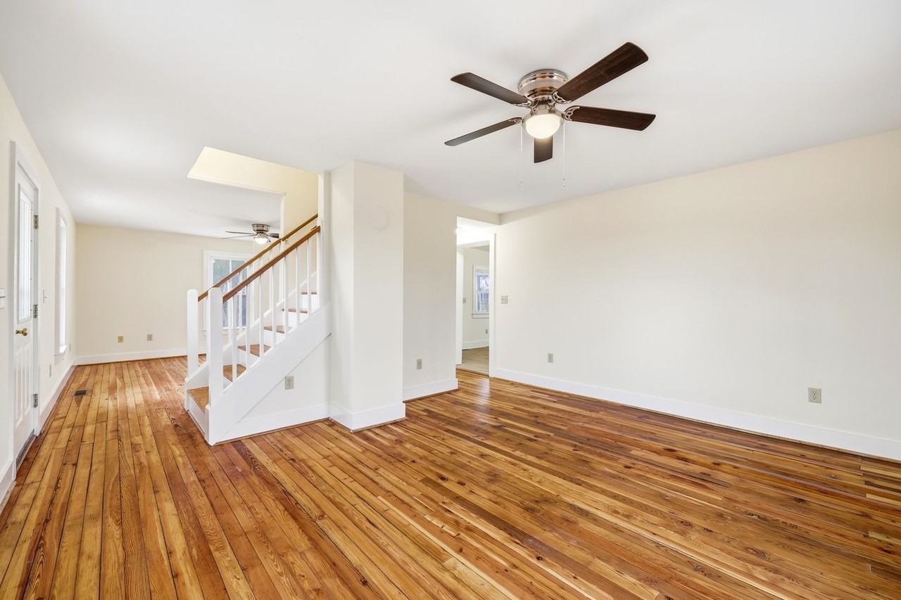 1839 Spring Hill Rd - Photo 4 of 18