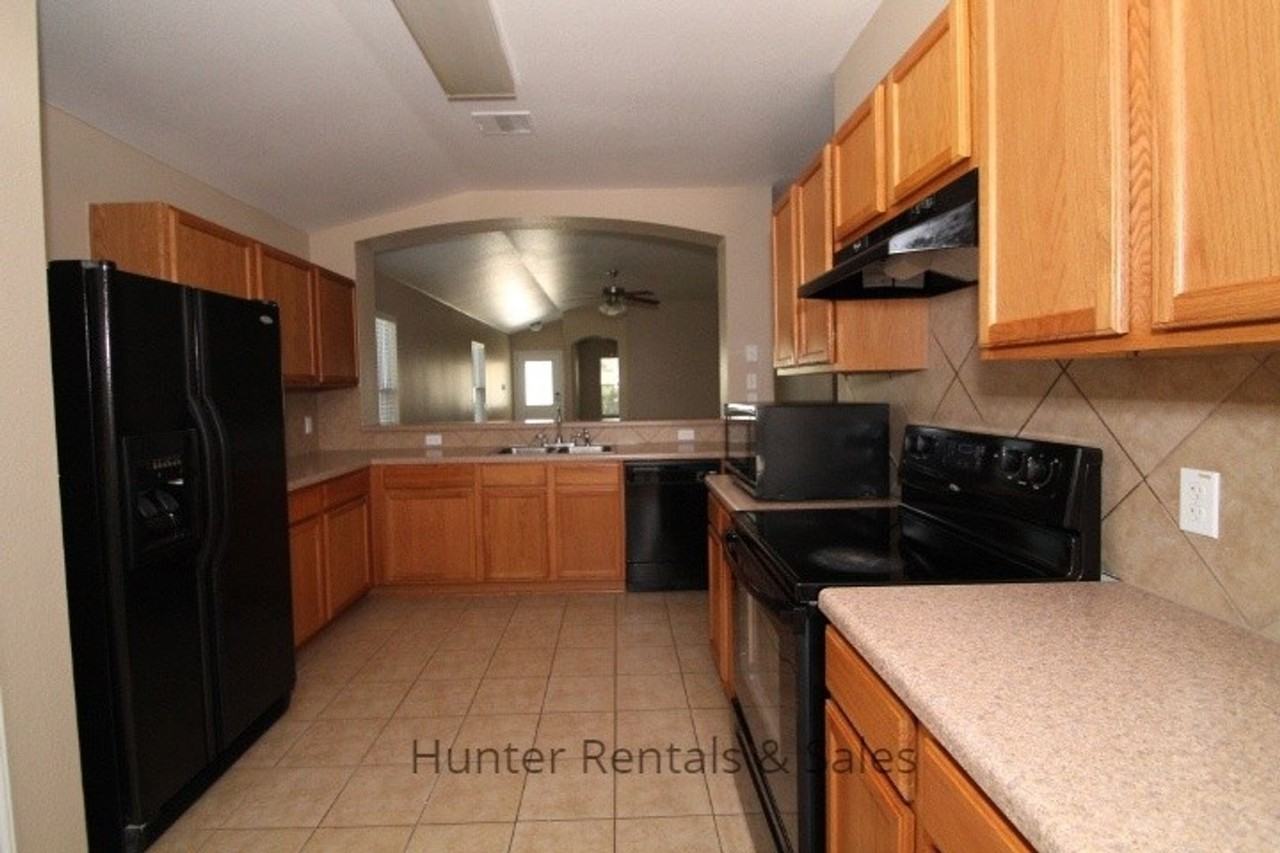 505 E Vega Ln - Photo 6 of 10