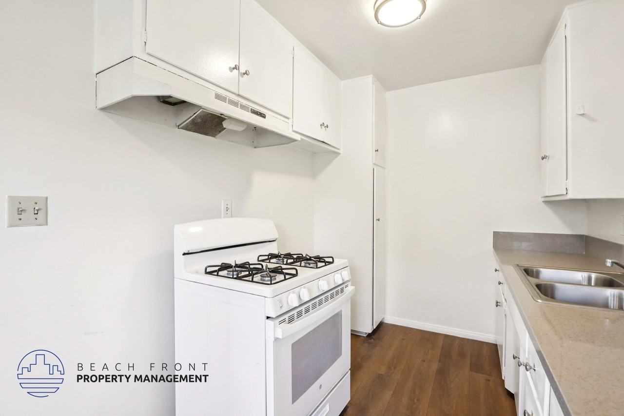 1475 Pine Ave. - Photo 2 of 9