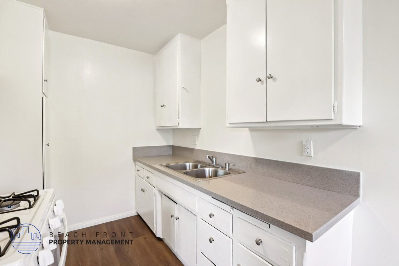 1475 Pine Ave. - Photo 3 of 9