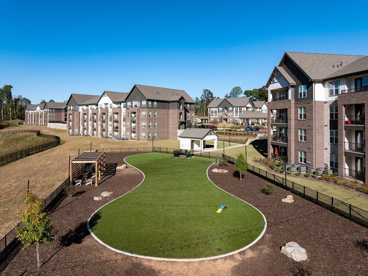 Aura Creekside Apartments - Photo 7 of 45