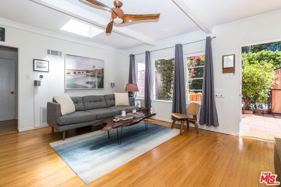 1505 N Occidental Blvd - Photo 7 of 34