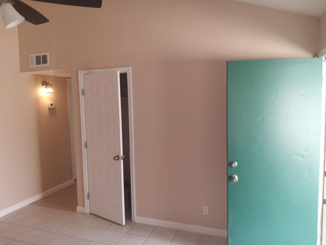 ROMA EIGHT APARTMENT HOMES - Photo 2 of 8