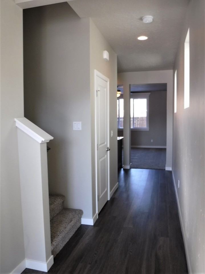 3106 E Ionia Ct - Photo 2 of 28