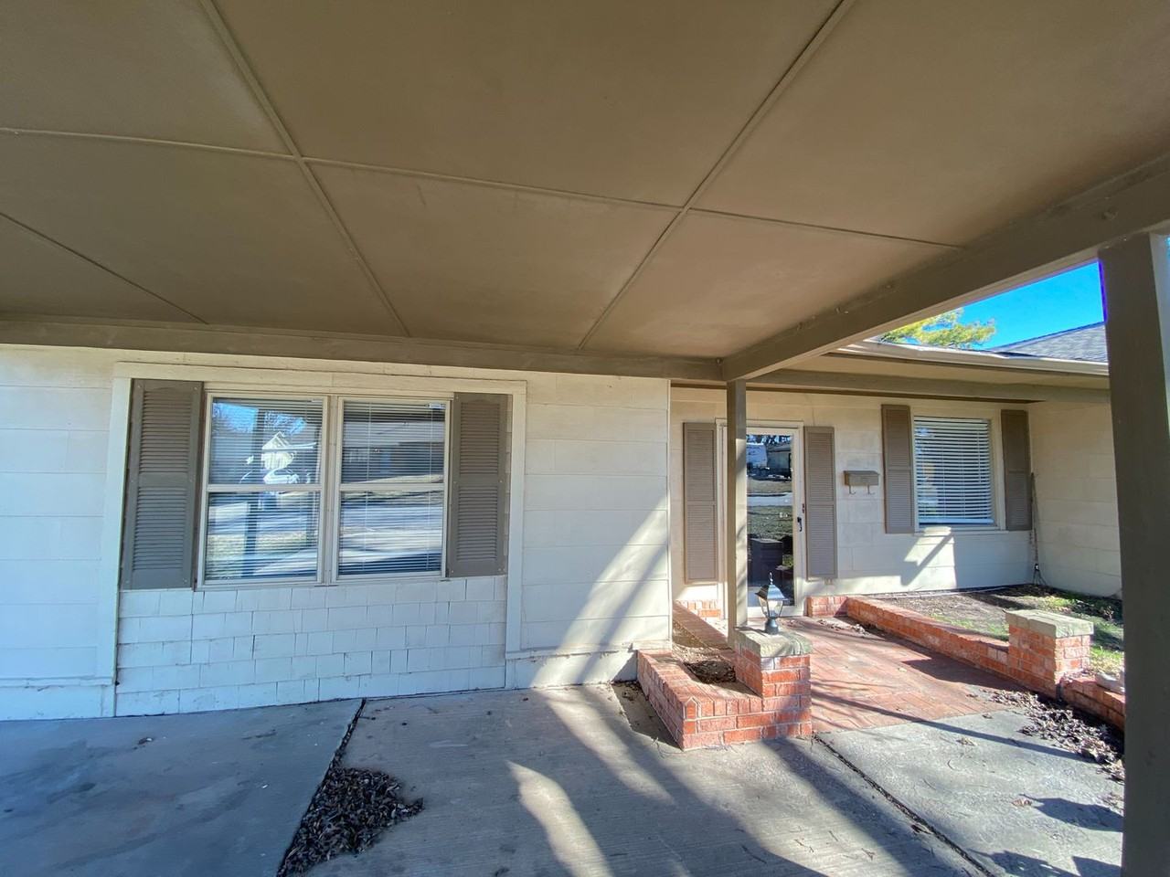 6017 Nw 56th St - Photo 2 of 27