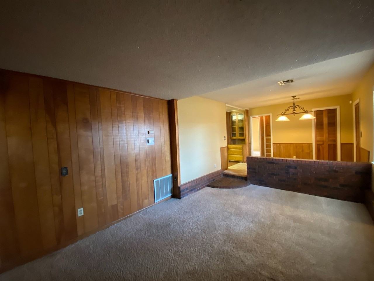 6017 Nw 56th St - Photo 3 of 27