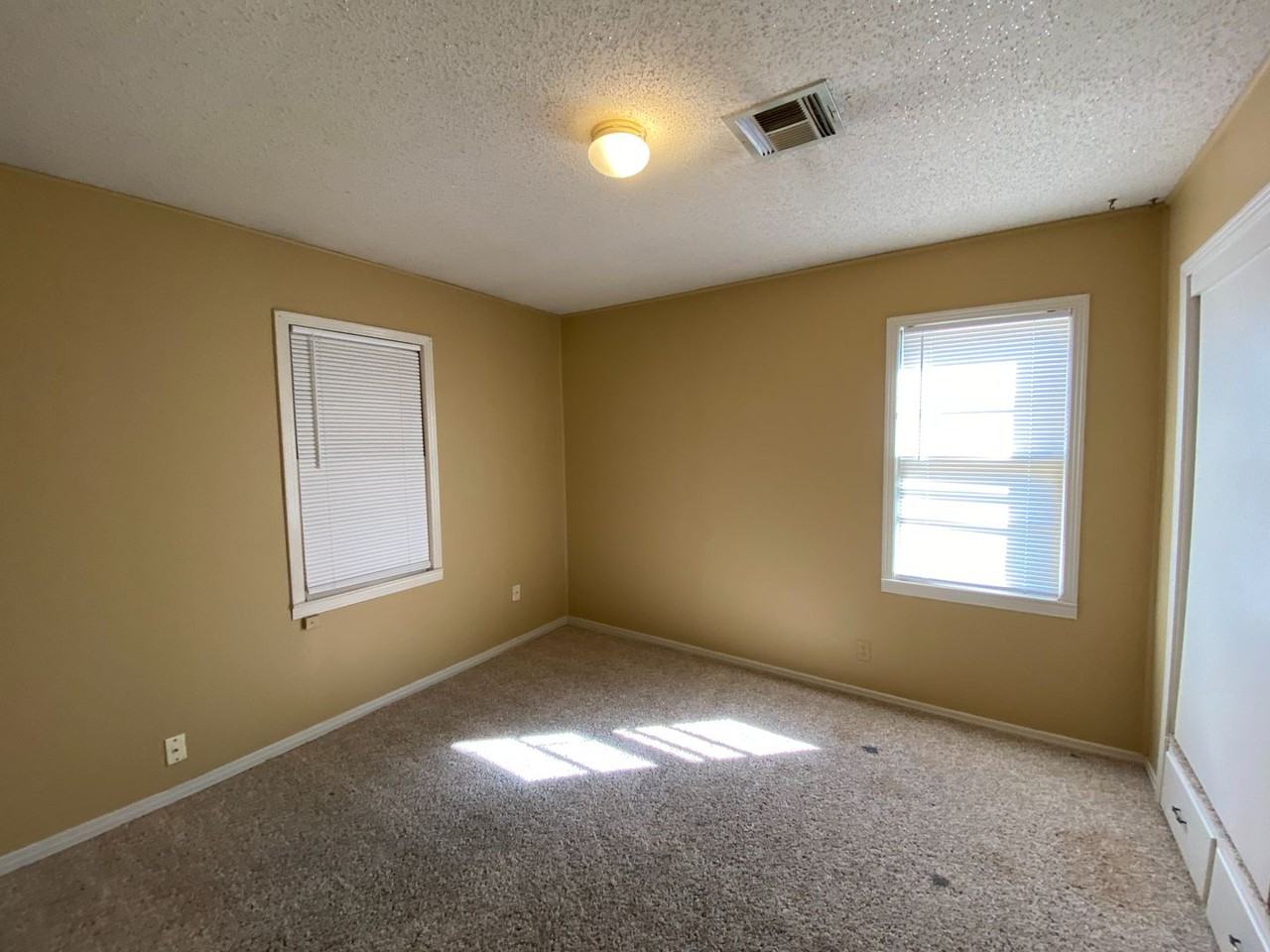 6017 Nw 56th St - Photo 7 of 27