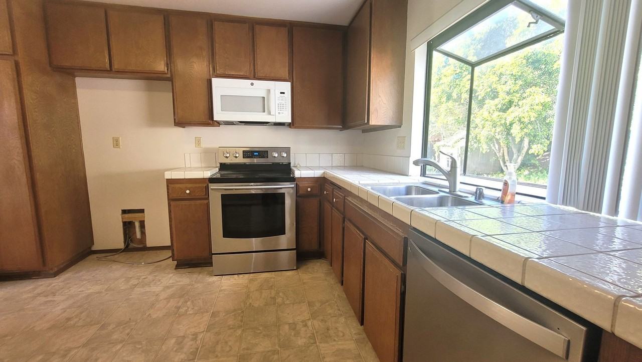 8817 Twin Trails Dr - Photo 5 of 18