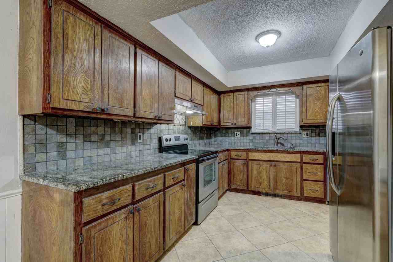 625 Sw 26th St - Photo 4 of 15