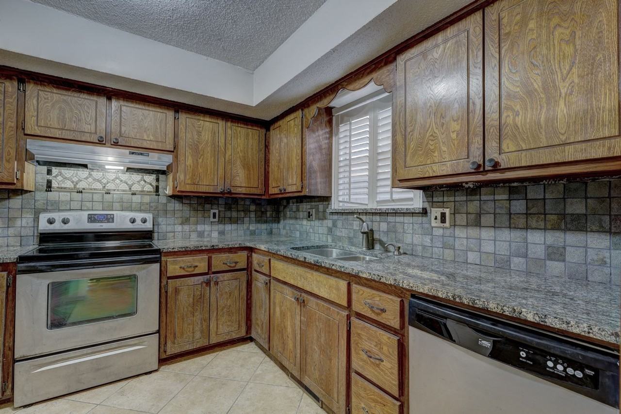 625 Sw 26th St - Photo 6 of 15